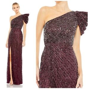 NWT | Mac Duggal Embellished Beaded One Shoulder Gown Blackberry | Size 8